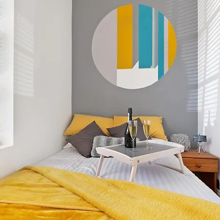 City Centre Gem With Parking * Bristol